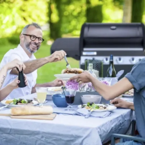 Test Campingaz 4 Series LS Plus Dual Gas : un gros BBQ pratique pour le jardin, mais pas parfait